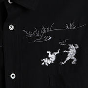 Men's Shirt／Wrestling Frogs and Hare (Black)