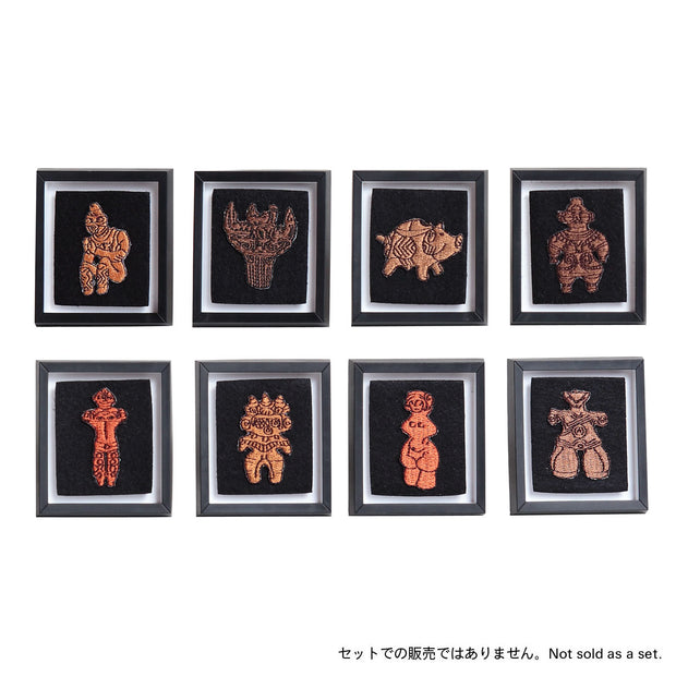 Mini Art Frame／Praying Clay Figure