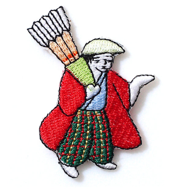 Man carrying whistling arrows